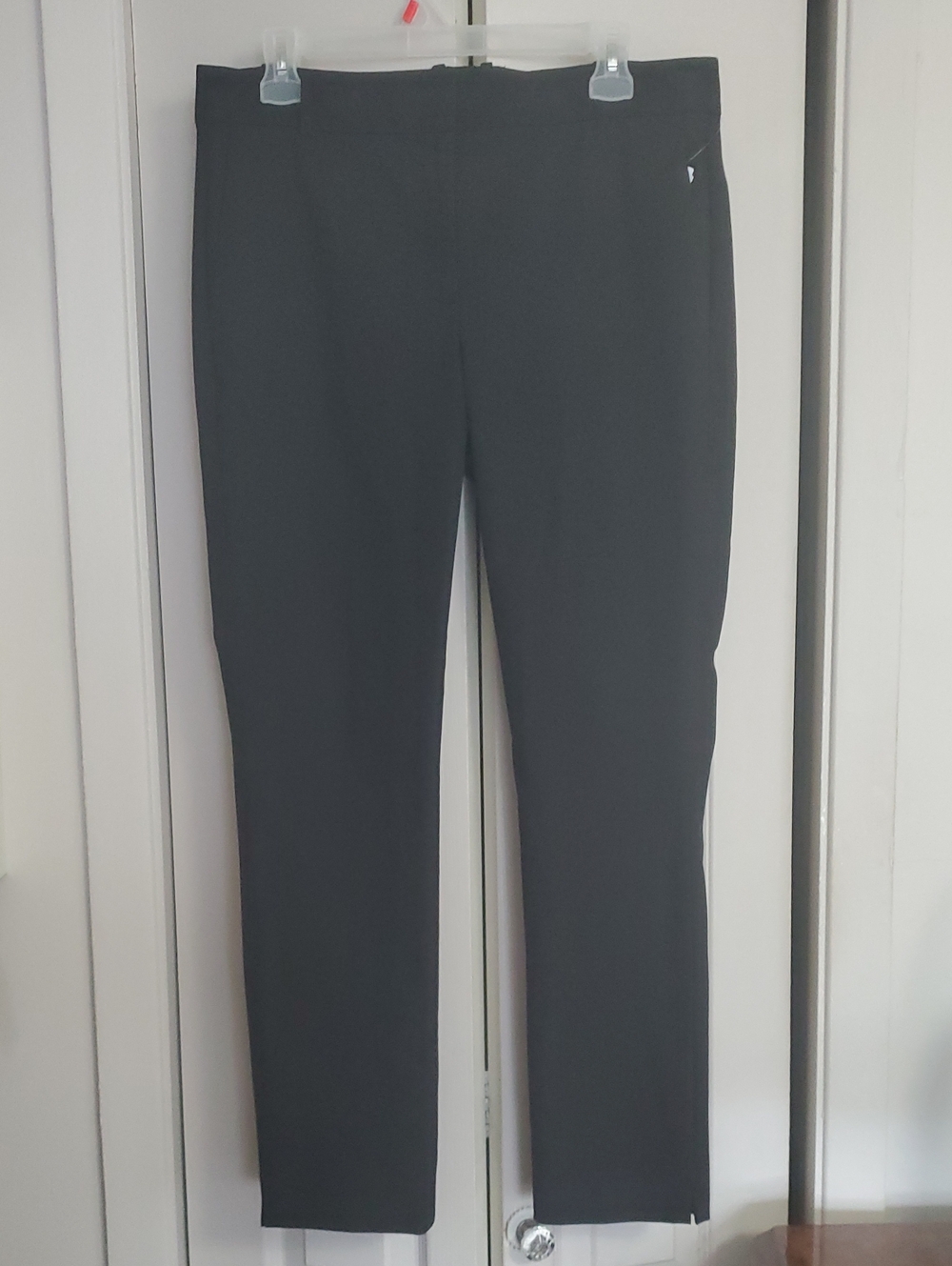 Theory Straight-Leg Women's Pants in Black